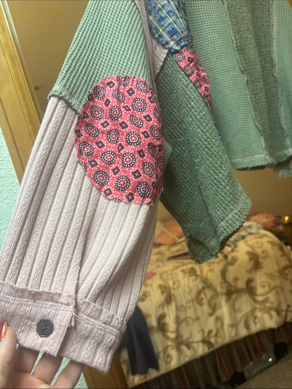 POL Patchwork Waffle-Knit Sweater in Olive & Pink - Picture 4 of 8